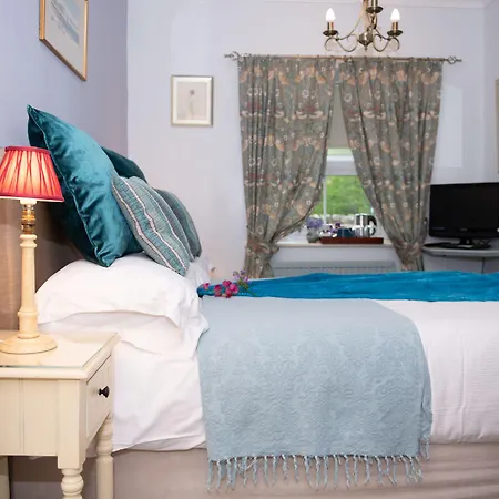 Milton House Hotel 3*