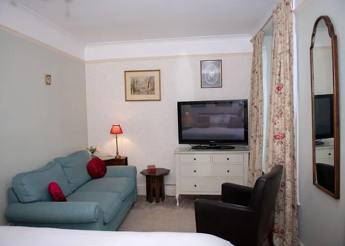 Milton House Hotel 3*