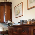 Milton House 3*