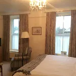 Milton House Hotel 3*