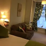 Hotel Milton House 3*